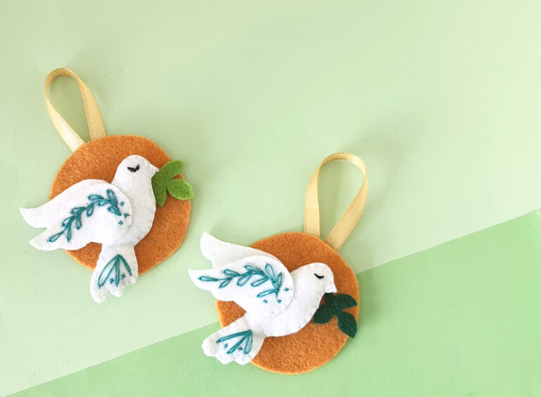 Felt Dove Ornament Free Pattern * Moms and Crafters