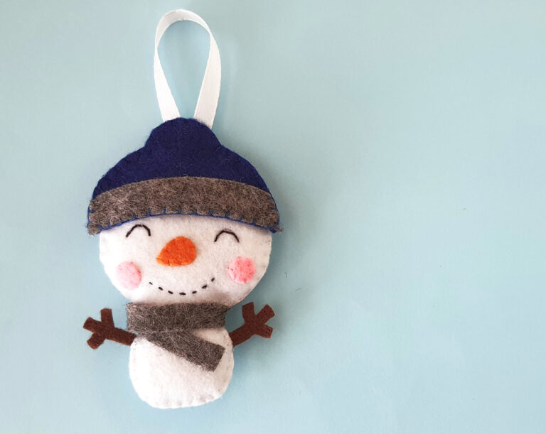 Felt Snowman Ornament – Free Pattern