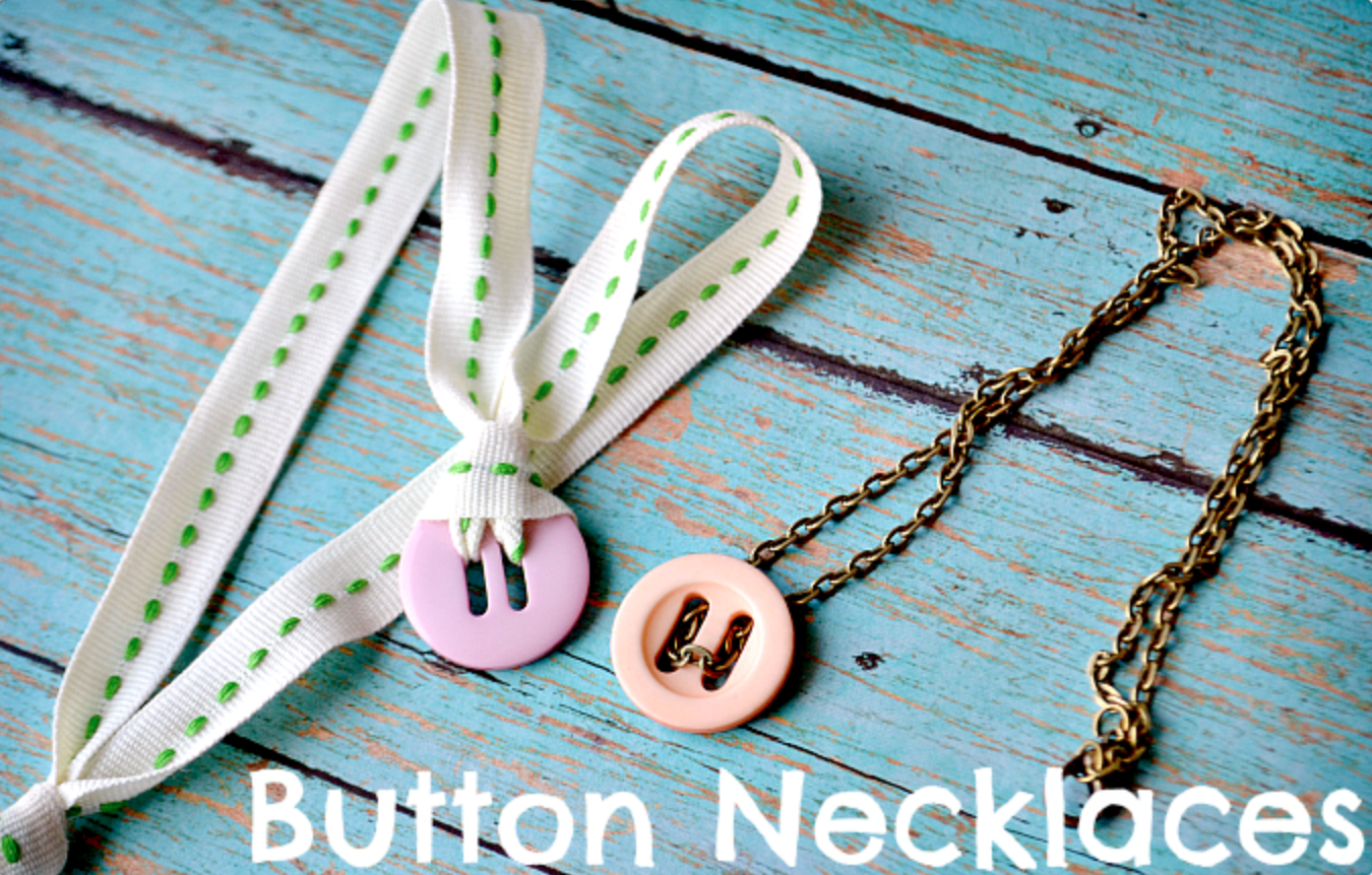 Wonderful DIY Stunning Crochet Button Necklace