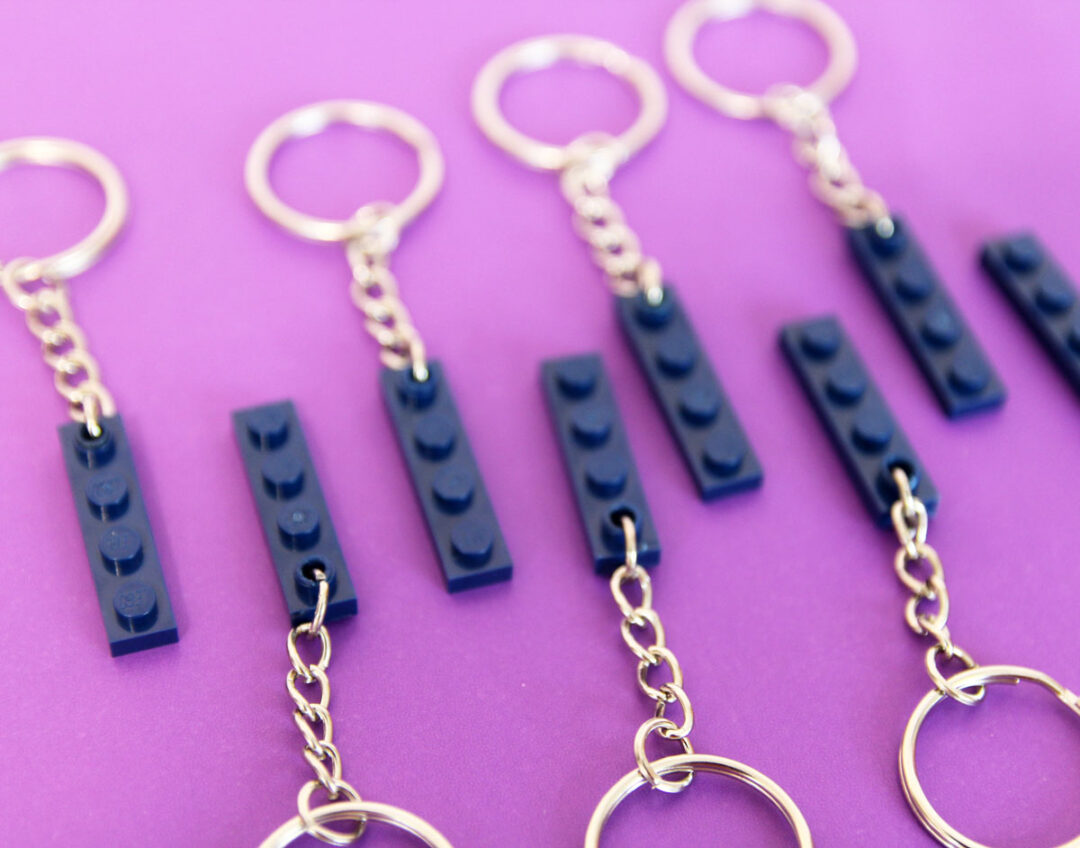 DIY LEGO Keychain using real bricks! * Moms and Crafters