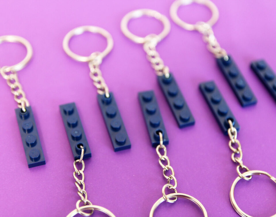 DIY LEGO Keychain using real bricks! * Moms and Crafters