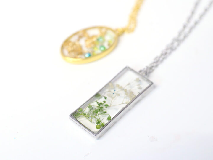 DIY Flower Resin Pendant