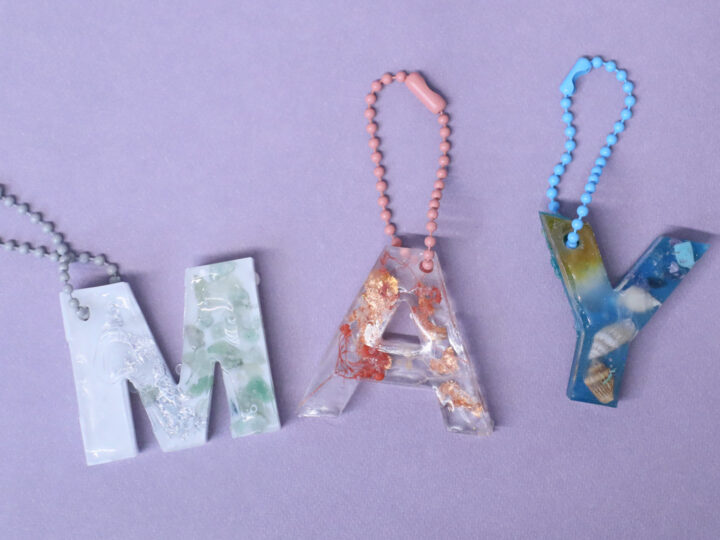 DIY Resin Letter Keychains - Two Ways!