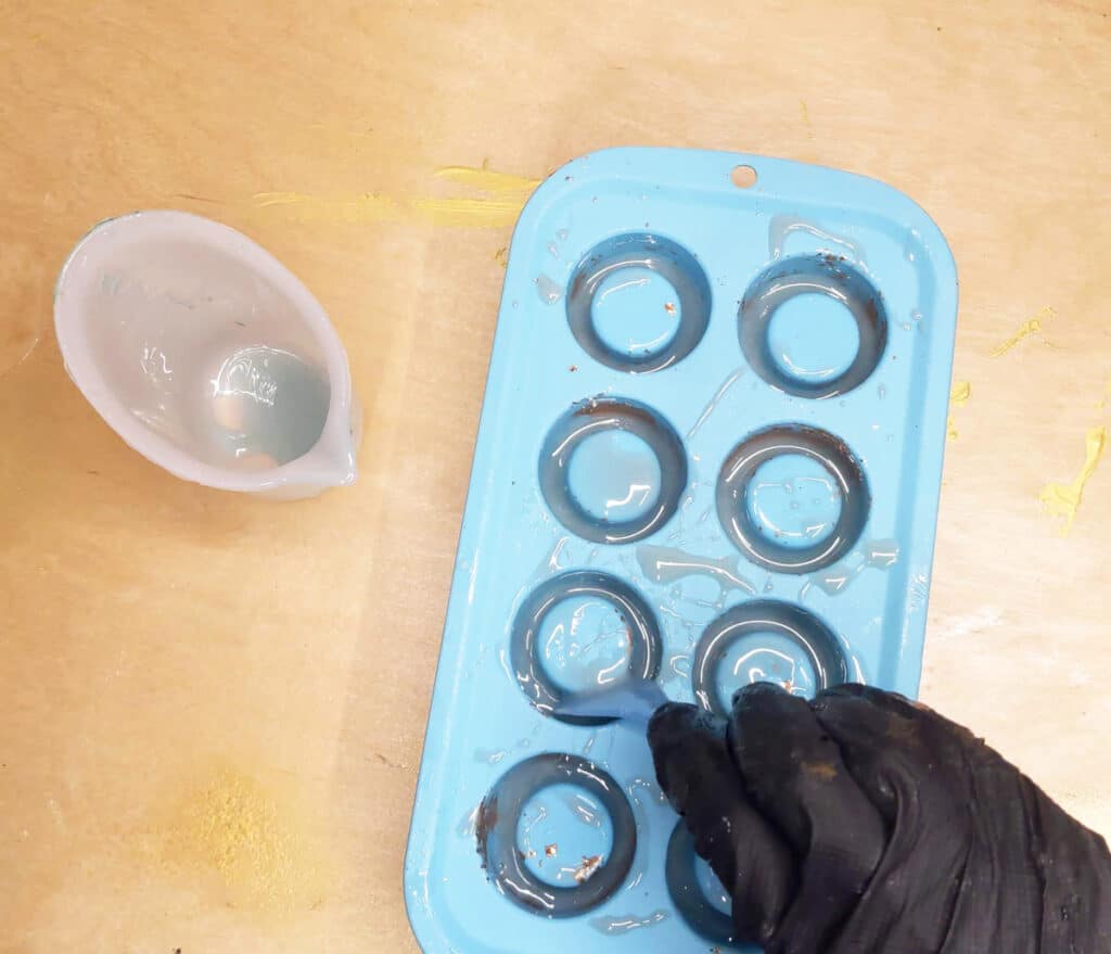mixing the resin 